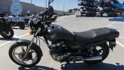 Detienen a un hombre en Madrid por cometer 27 robos de teléfonos móviles desde una moto