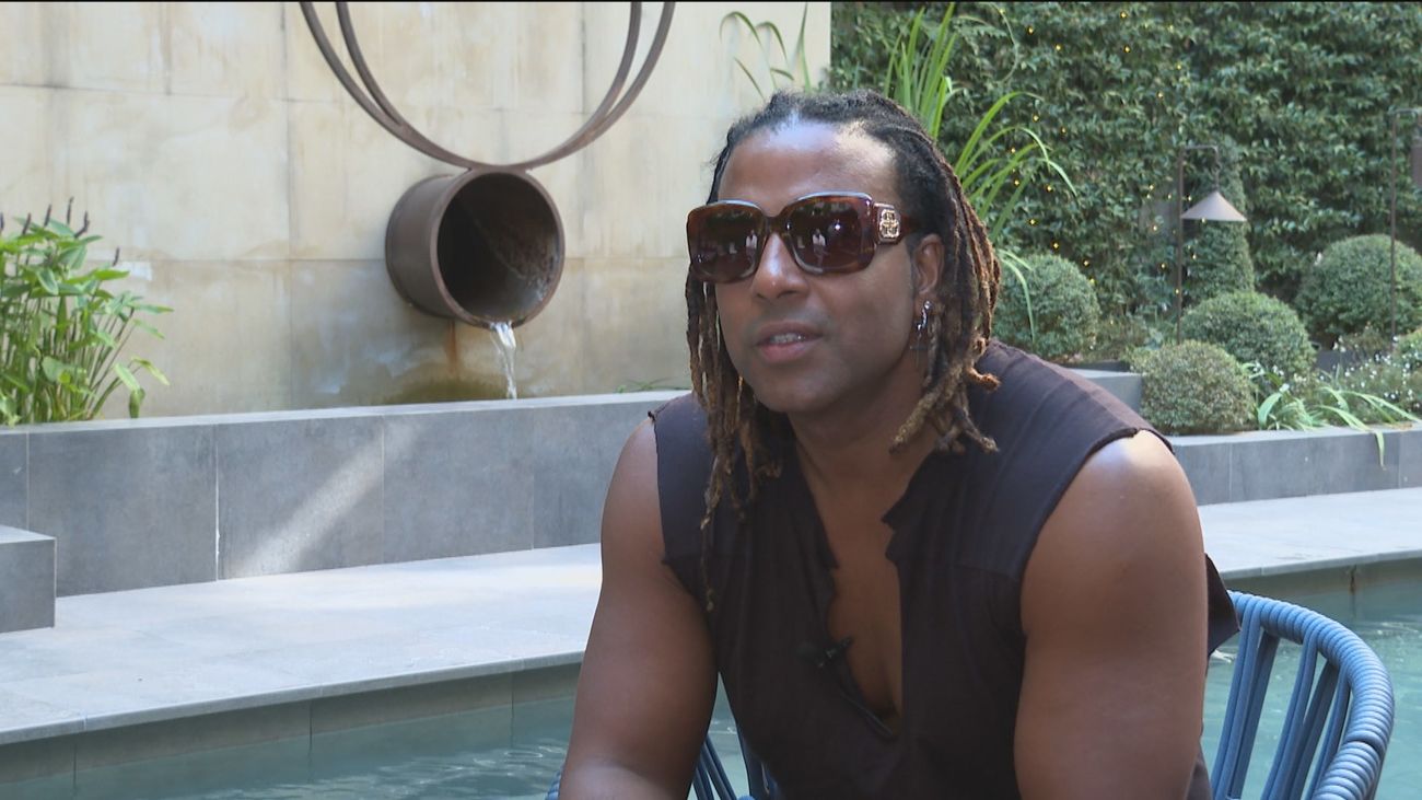 Yotuel canta a una Cuba libre