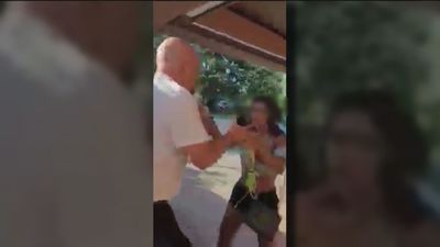 Lío en un club de golf exclusivo de La Moraleja por una chica que iba en topless