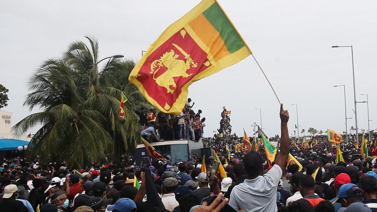 Protestas a las puertas de la residencia oficial del presidente de Sri Lanka, Gotabaya Rajapaksa.