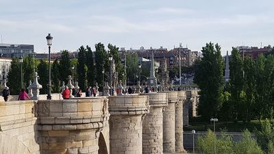 Las esculturas de San Isidro y Santa María de la Cabeza del Puente de Toledo serán restauradas