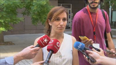 Mónica García pide a Pedro Sánchez que recurra ante el Constitucional las becas para ricos de Ayuso