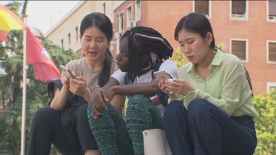 Los 'Mute', una generación con fobia a las llamadas de teléfono