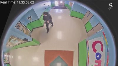 Sale a la luz el vídeo de la matanza en la escuela de Uvalde, mostrando la pasividad de la policía