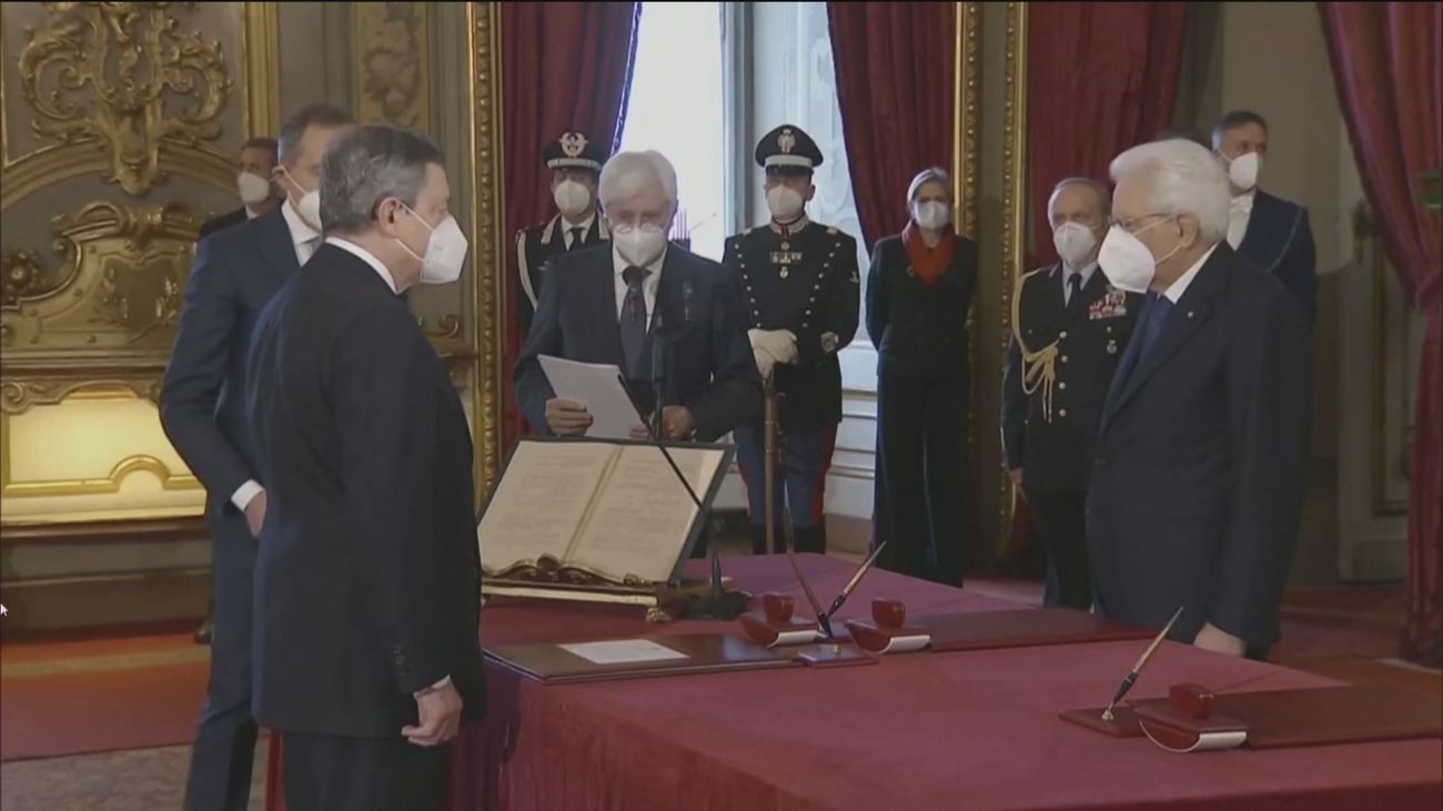 Draghi presenta su dimisión a Mattarella que no se la acepta y le remite al Parlamento