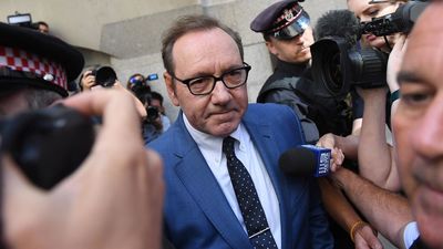 El actor Kevin Spacey se declara no culpable de los cinco delitos sexuales que se le imputan