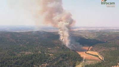 Desalojadas varias pedanías de la Sierra de Alcaraz, en Albacete, por un incendio forestal