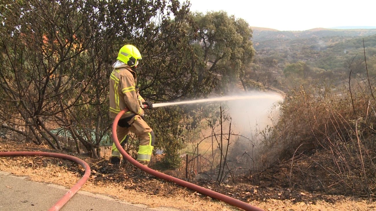 El incendio de Monfragüe, en Cáceres, mantiene zonas críticas
