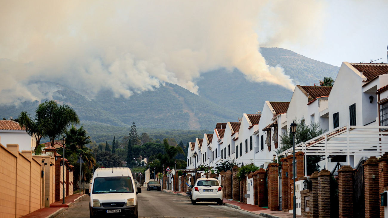 Vecinos de Alhaurín el Grande han sido desalojados preventivamente por el incendio en la sierra de Mijas