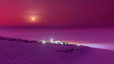 El cielo de la Antártida se tiñe de un impresionante color rosa por los aerosoles del volcán de Tonga