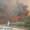 Un nuevo incendio en Barcelona avanza empujado por el viento