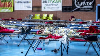 El rey Felipe VI visita las Hurdes, una de las zonas más afectadas por los incendios