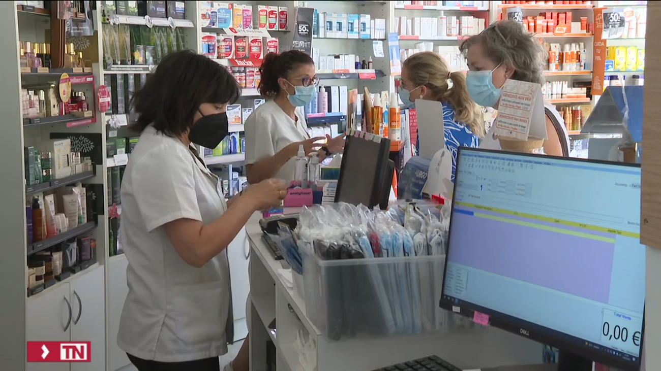 Detenidos por robar en farmacias de Villaverde con armas blancas y pistolas
