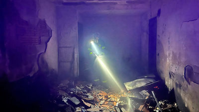 Dos intoxicados por humo en el incendio de una vivienda en  Pedrezuela