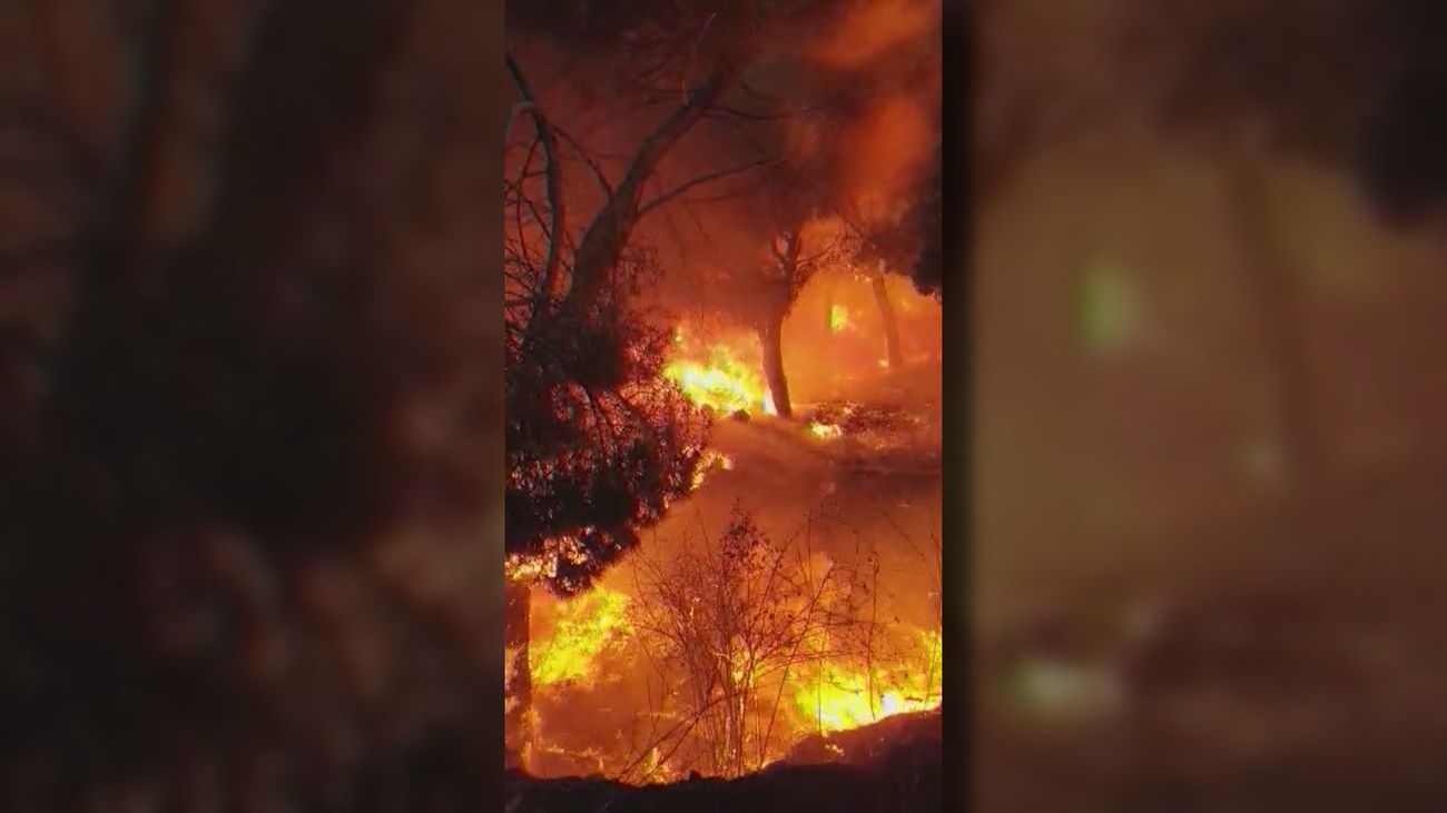 El incendio de Cebreros, descontrolado,  se dirige hacia Valdemaqueda, en Madrid