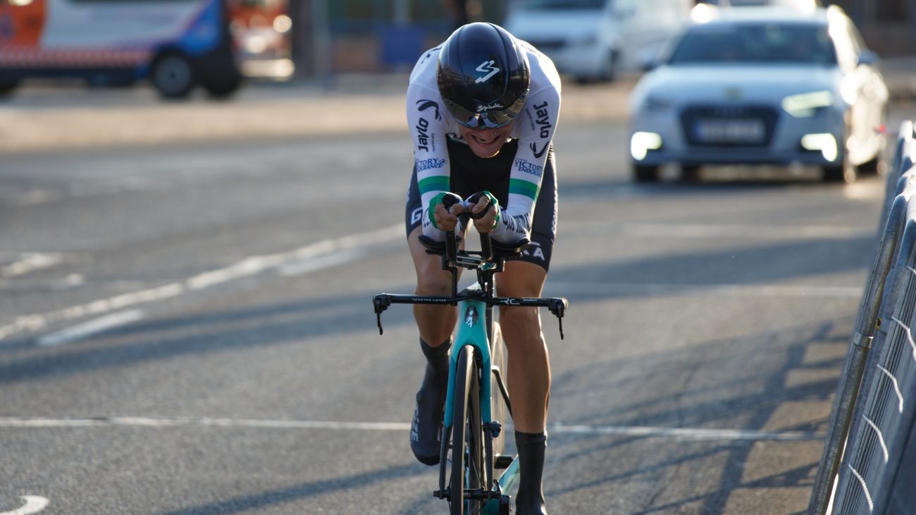 Arranca la Vuelta Ciclista a la Comunidad Sub'23