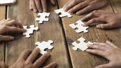 Torrelodones fomentará el emprendimiento de jóvenes desempleados gracias a un acuerdo con EOI