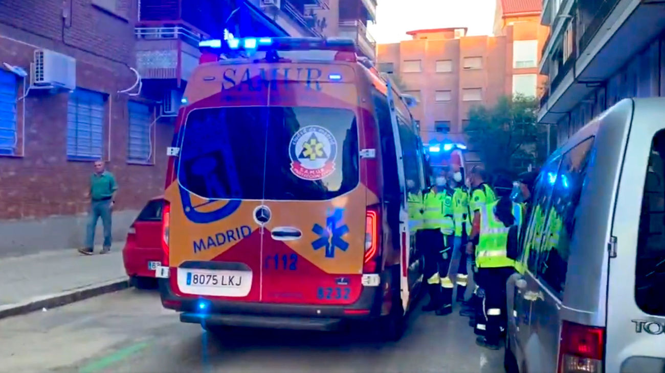 El Sammur atiende a una mujer afectada por un golpe de calor en Ciudad Lineal