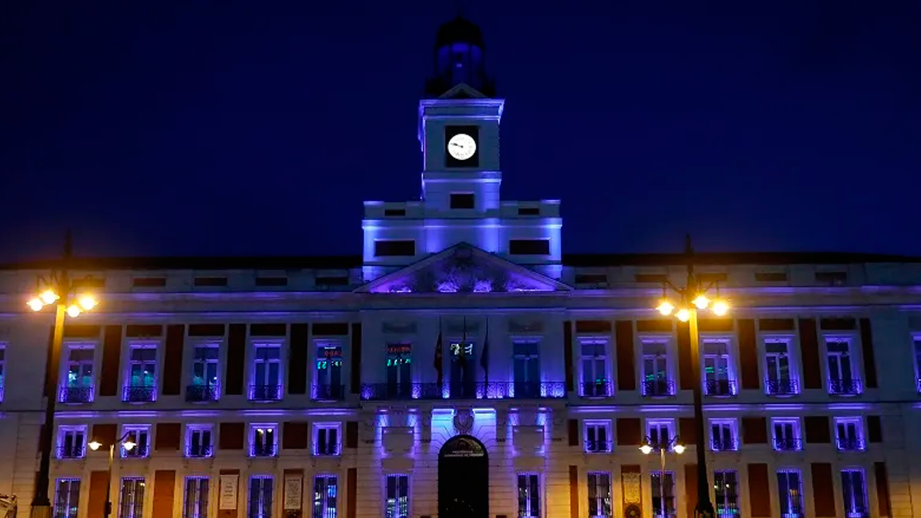 La Puerta del Sol, iluminada de azul