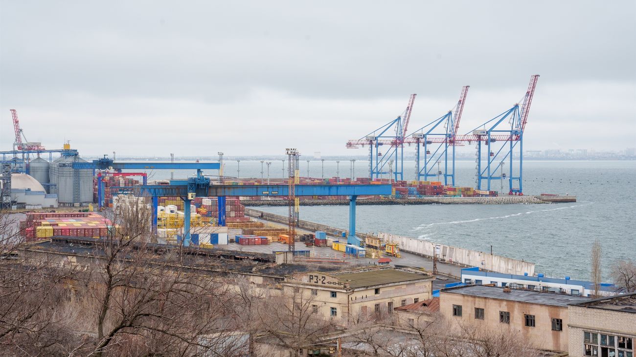 Europa condena el ataque ruso al puerto de Odesa, un día después del acuerdo para desbloquear la exportación de grano