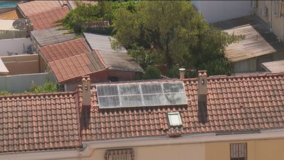 Vecinos de Carabanchel crean la primera 'Comunidad energética' con placas solares de Madrid capital
