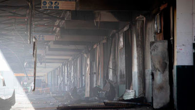 El Ayuntamiento busca una "alternativa" para las 11 empresas afectadas por el incendio de Mercamadrid