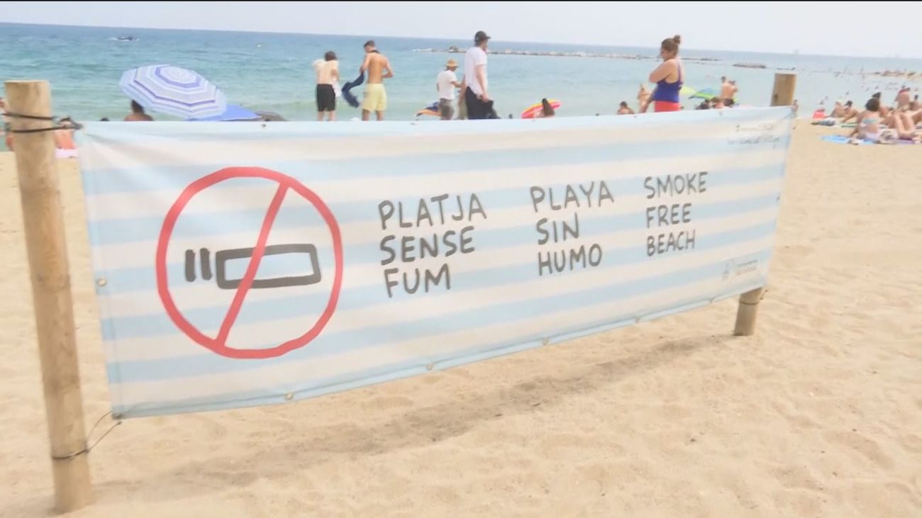 Barcelona prohíbe el tabaco en sus playas