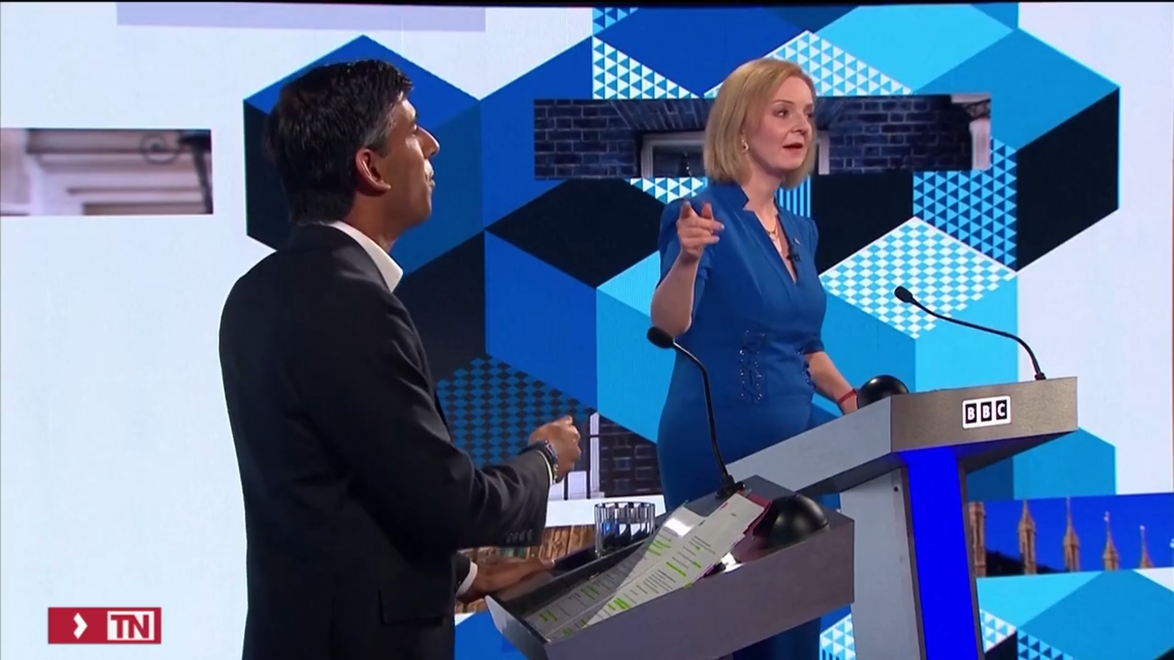 Tenso cara a cara entre Liz Truss y Rishi Sunak a cuenta de los impuestos