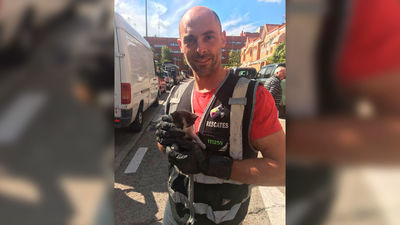 Piden una placa en recuerdo de Alberto, el bombero atropellado en Moratalaz