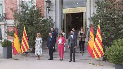 Gobierno y Generalitat catalana pactan desjudicializar la política e impulsar el catalán