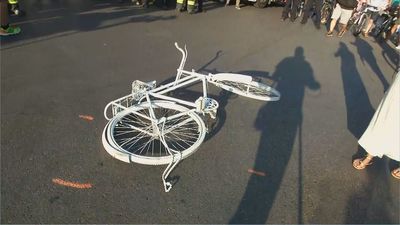 Concentración en Moratalaz por Alberto, el bombero que murió atropellado