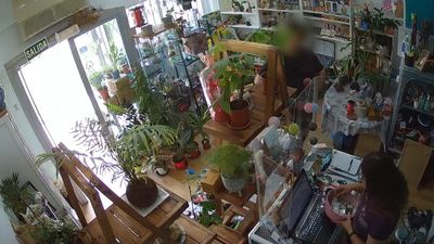 El 'estafador de comercios' vuelve a actuar, esta vez en una tienda de plantas de Leganés