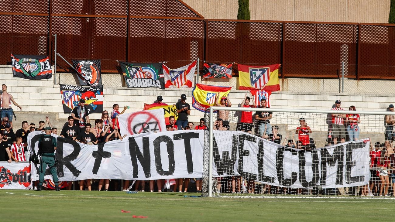 La afición del Atlético rechaza a Cristiano: 'Cr7 not welcome'