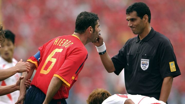 Fernando Hierro y Al Ghandour / EFE