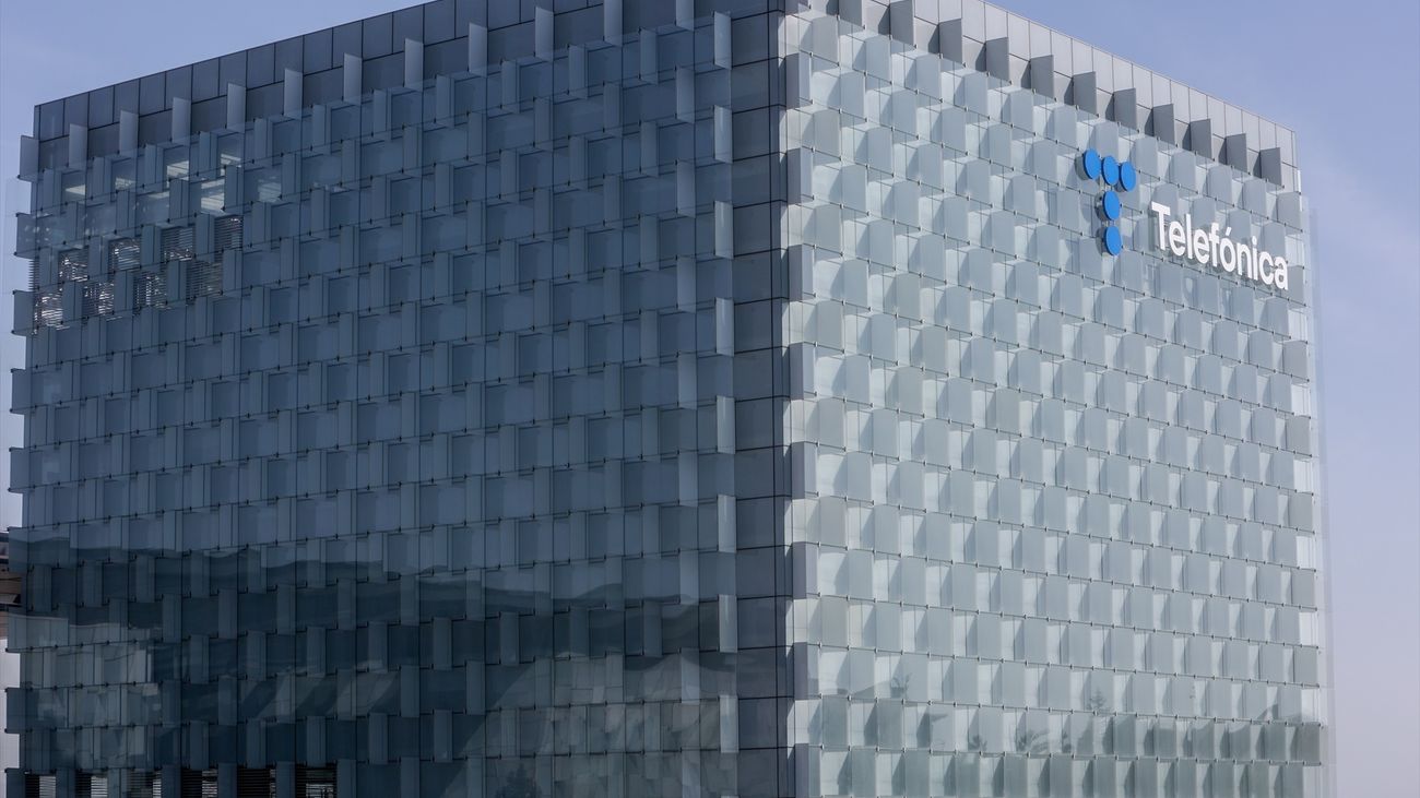 Telefónica gana 1.026 millones en el primer semestre y revisa al alza sus previsiones para este año