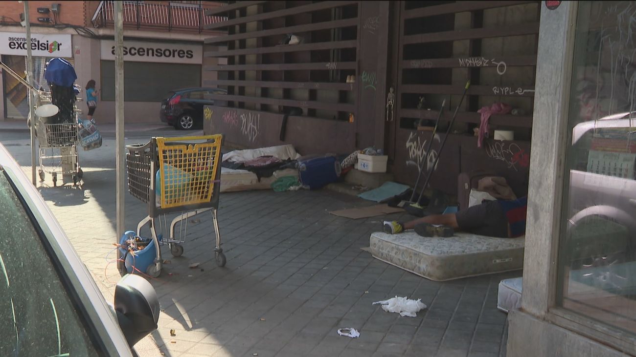 Los vecinos de Opañel sufren de inseguridad, drogas y malos olores en su Centro de Día