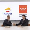 Madrid y Repsol llegan a un acuerdo para la descarbonización del transporte público