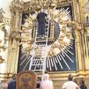 Los bomberos ensayan el descenso de la Virgen de la Paloma para la tradicional procesión