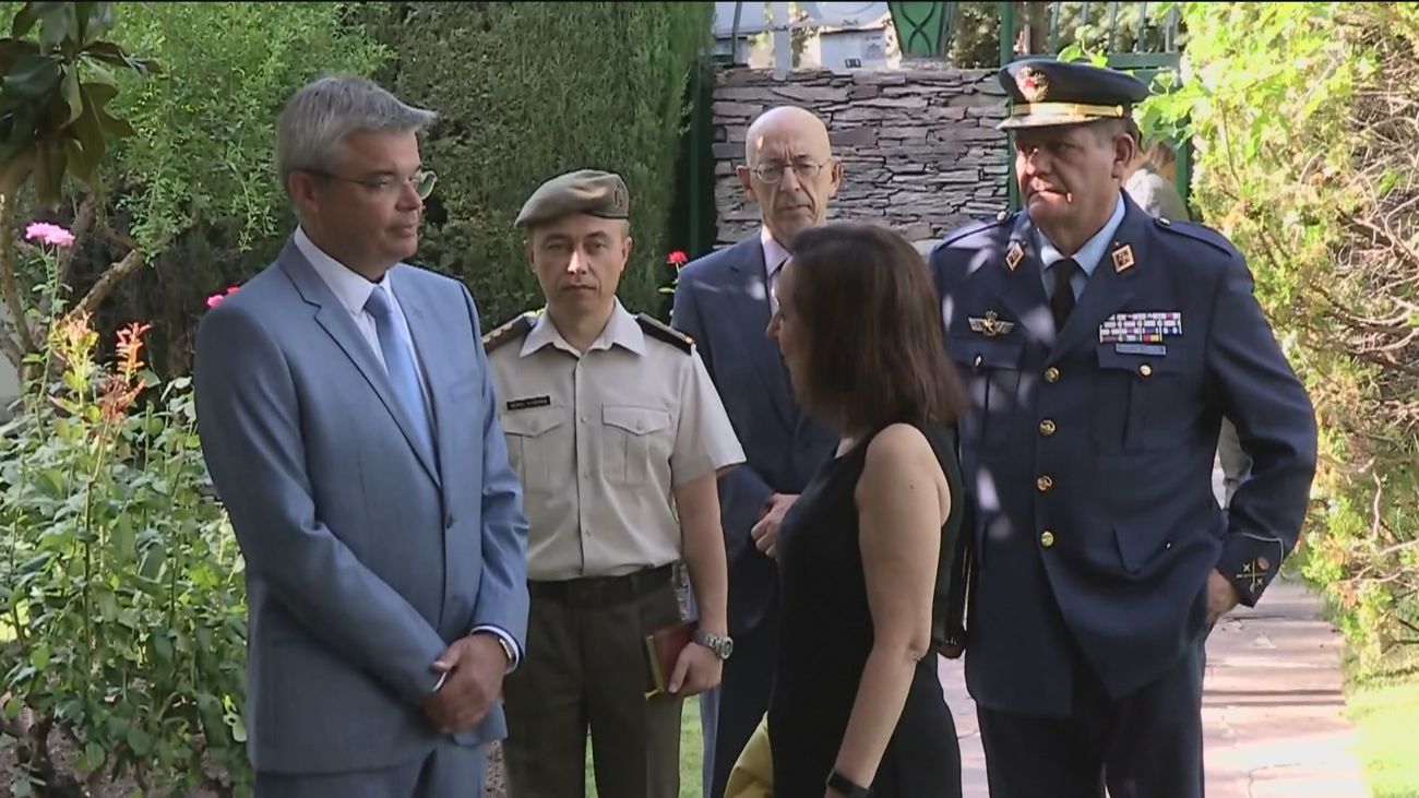 Margarita Robles descarta el envío de carros de combate a Ucrania