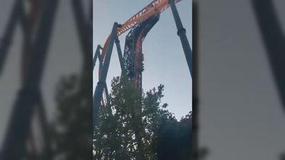 10 personas quedan atrapadas en vertical en una montaña rusa del Parque de Atracciones