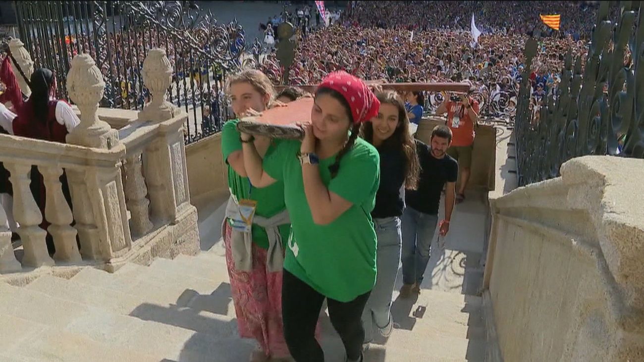 12.000 peregrinos llenan las calles de Santiago