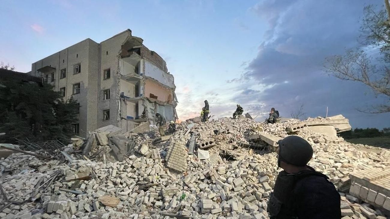 Edificio destruido en Donetsk por un bombardeo ruso