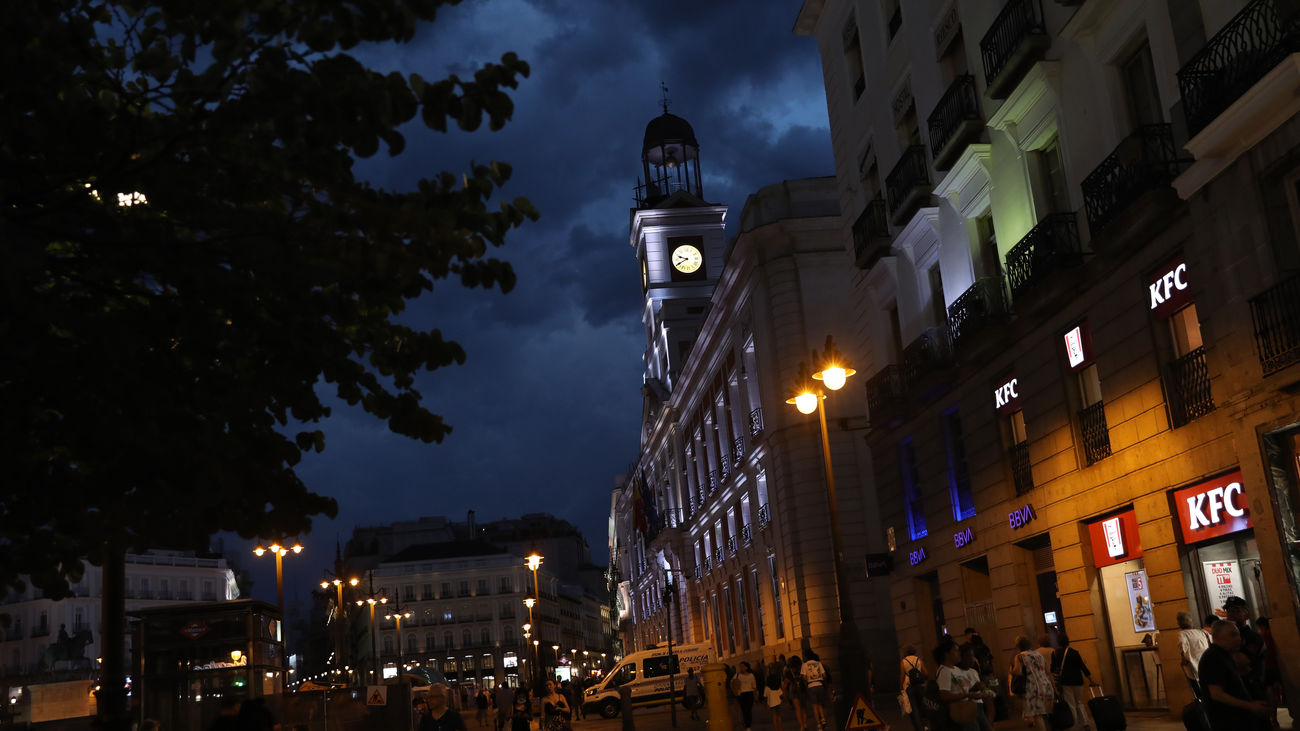 Policías y guardias civiles creen que apagar edificios para el ahorro energético puede provocar más delincuencia
