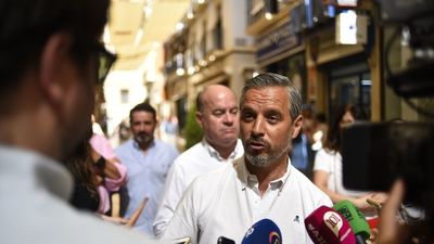 "Sólo nos falta que Sánchez nos regale una bombilla para terminar de copiar a Zapatero", el PP cree que el gobierno reproduce errores del pasado