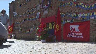El Partido Comunista de Madrid y colectivos por la memoria histórica rinden tributo a las 13 Rosas