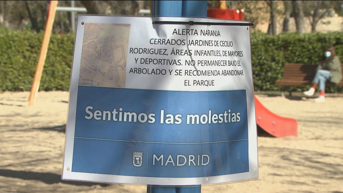 Cartel de zona balizada en El Retiro