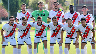 El Rayo mantiene su apuesta por Iraola soñando con otro curso histórico