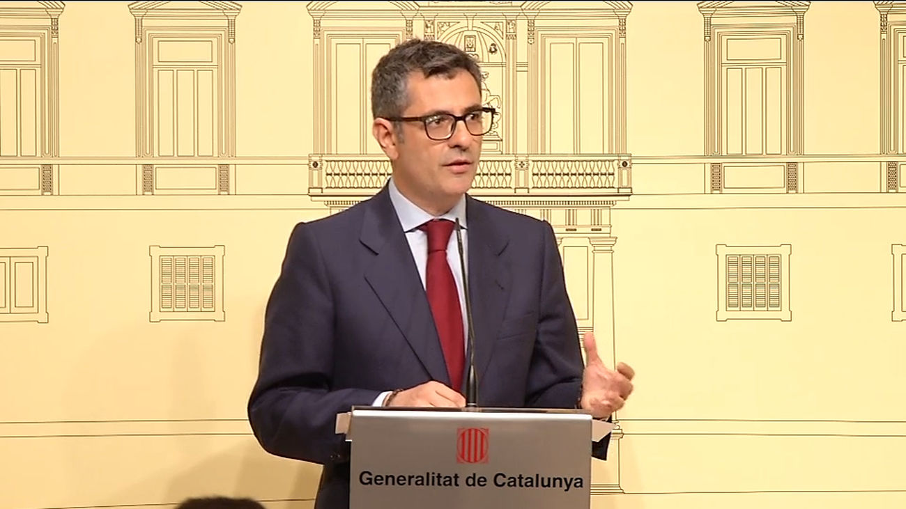 Gobierno pide no caer en polémicas "intrascendentes" en relación con el Rey