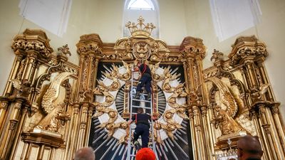 ¿Por qué los bomberos de Madrid quieren tanto a la Virgen de la Paloma?