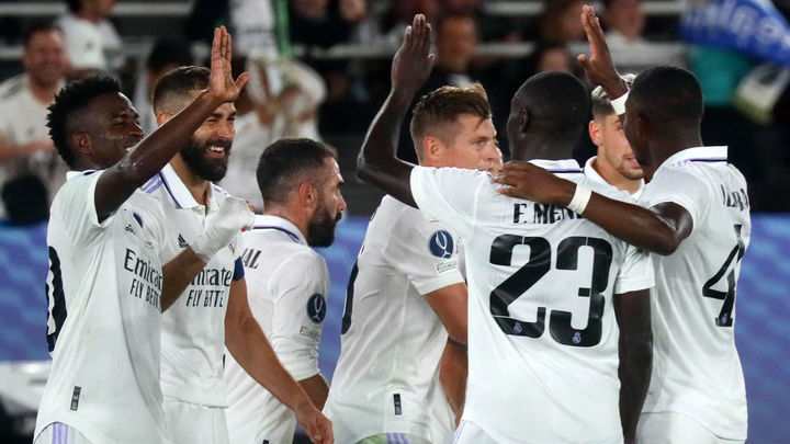 Los jugadores del Real Madrid celebran el gol de Karim Benzema en la final de la Supercopa de Europa, en Helsinki / EFE